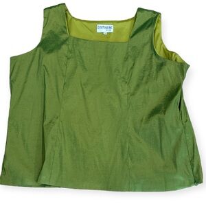 COUTURE INC new sleeve less cropped to waist silky top Sz 22